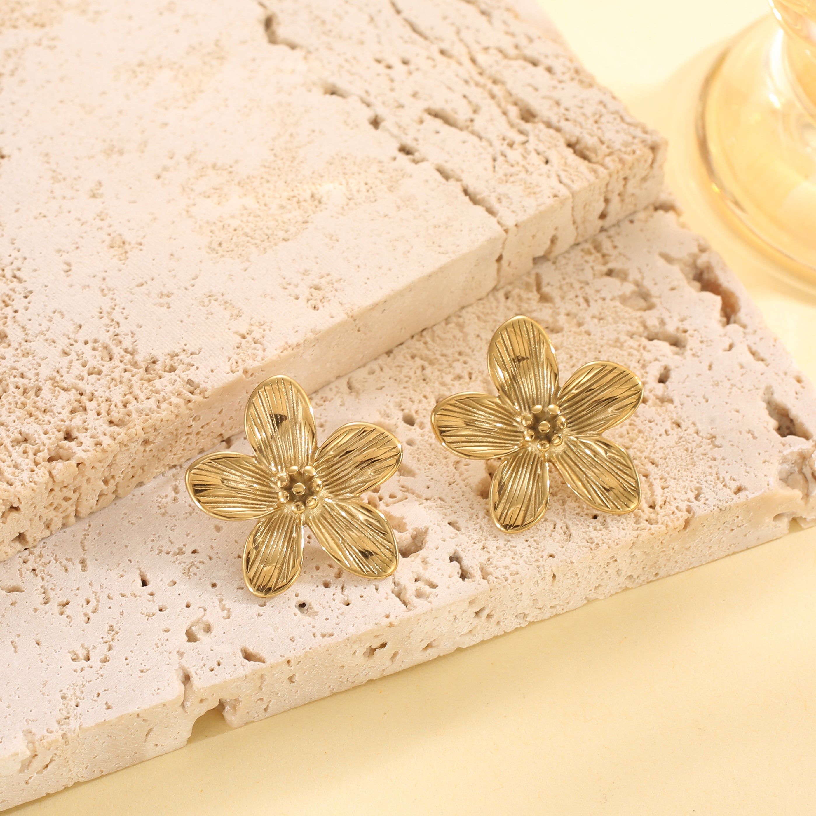 Puces fleur texturée — Doré